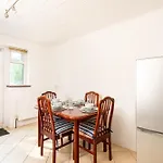 Single Room With A Shared Kitchen And Bathroom In A 5-Bedroom House At Hanwell